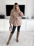Lange Wolljacke in Volltonfarbe mit Gürtel