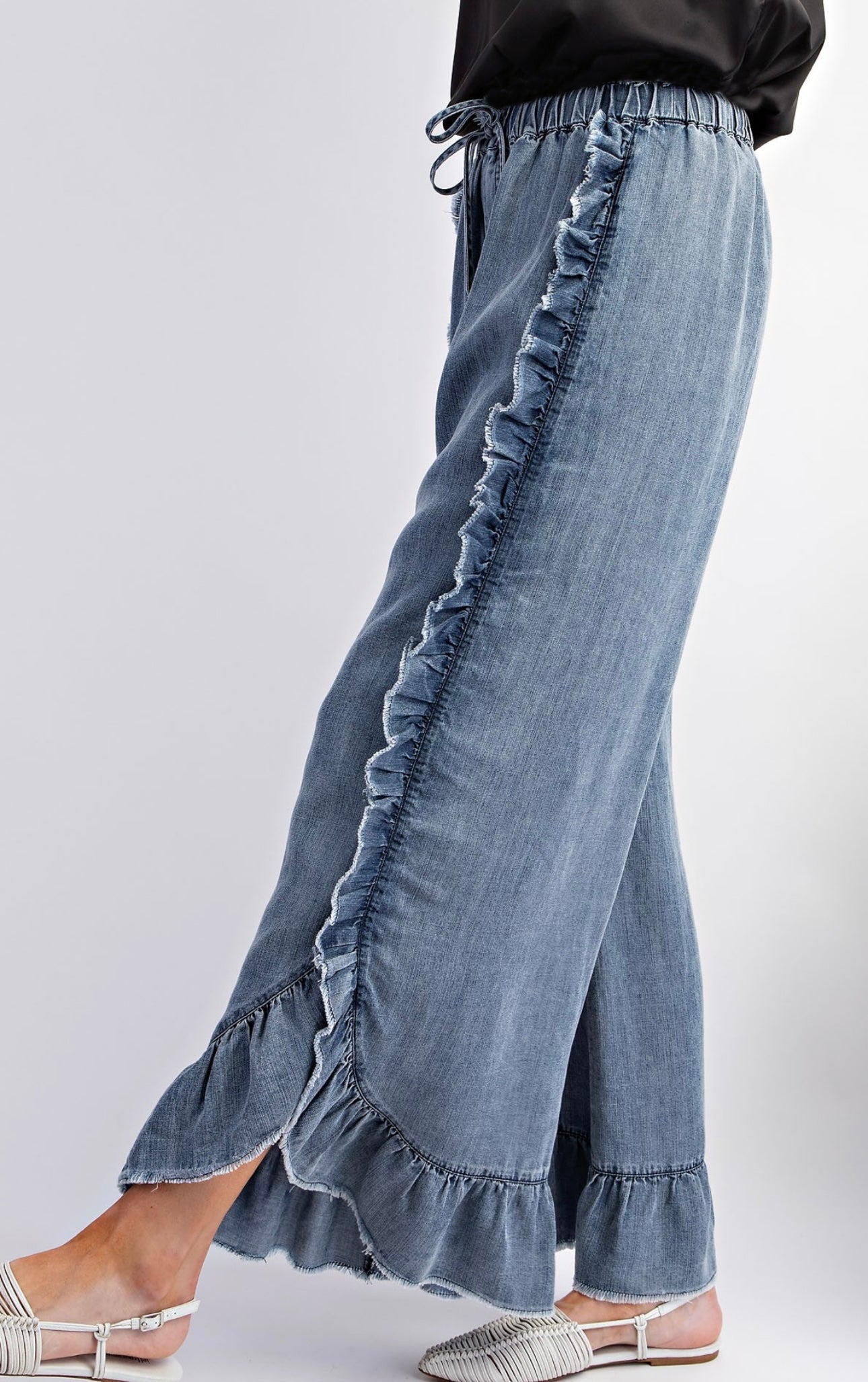 Böhmische Schlaghose aus Denim mit Rüschen