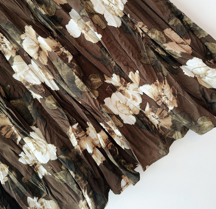 Camellia Retro Pleated Large Hem Skirt