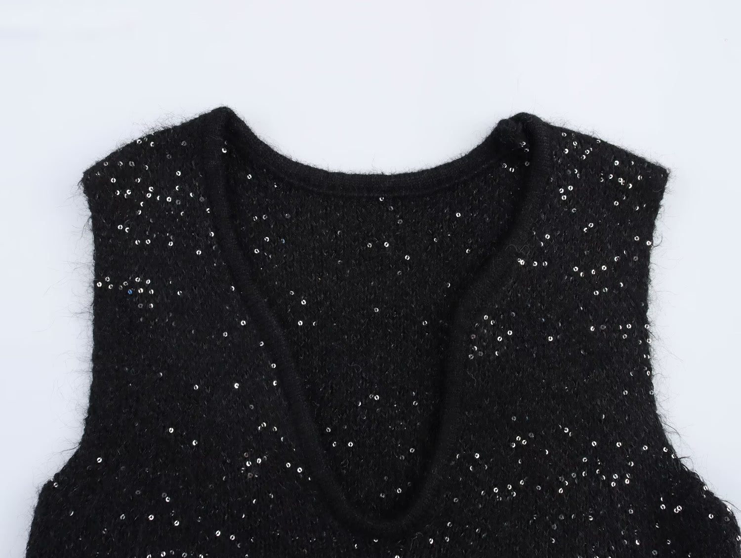 Bright Silk Blended Sleeveless Knit Vest with Ruyi Collar