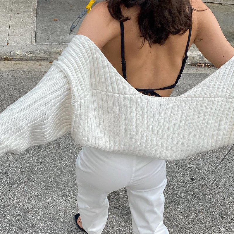 Ultrakurzer Wollpullover mit langen Ärmeln
