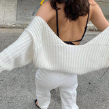 Ultrakurzer Wollpullover mit langen Ärmeln
