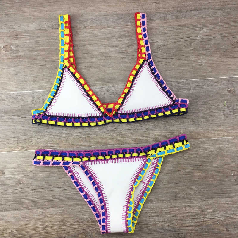 Handgehäkeltes gestricktes Bikini-Set