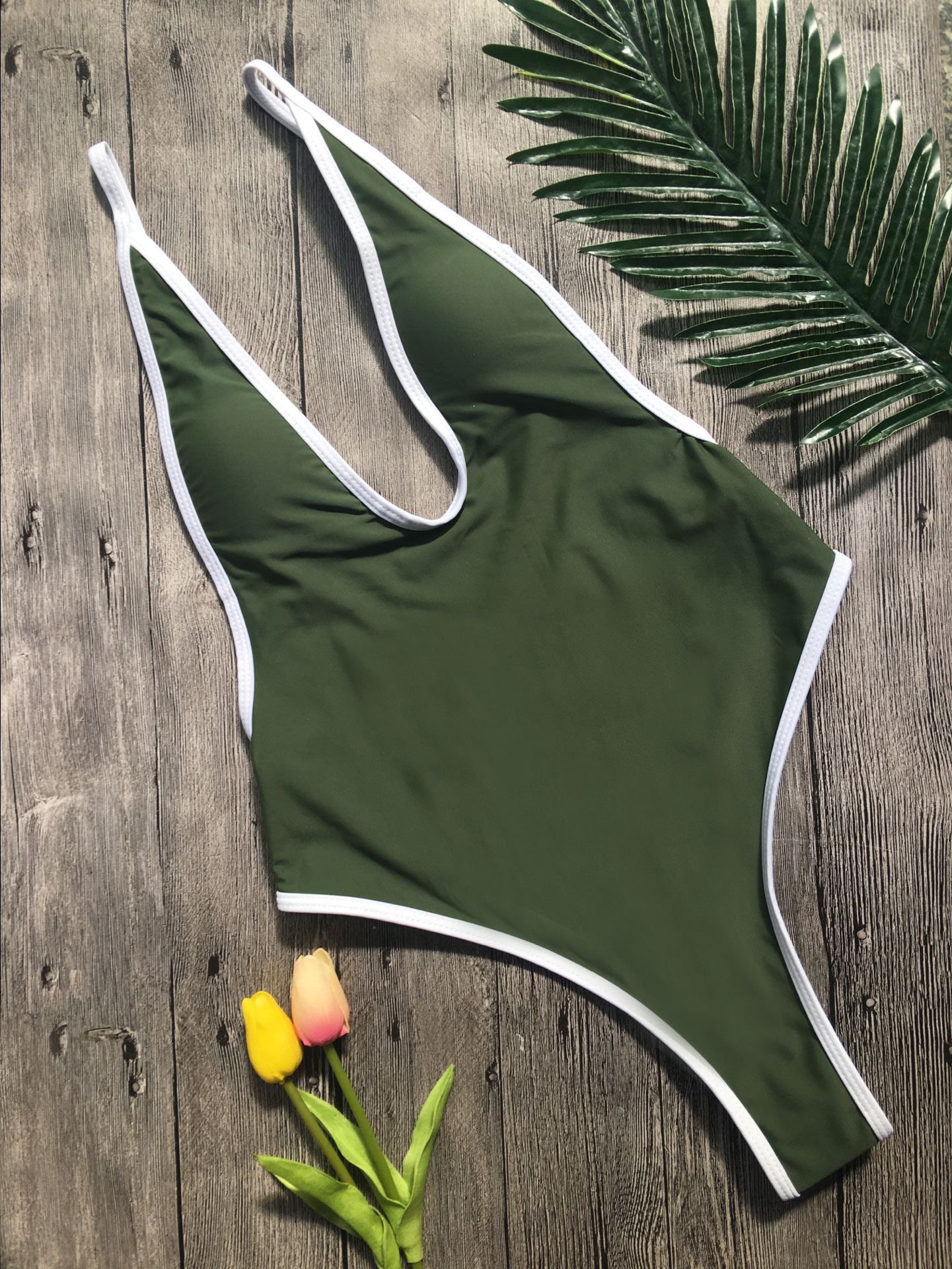 Rückenfreier Boho-Badeanzug