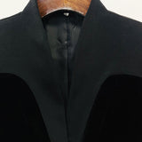 Schmaler Blazer mit Samtnähten und Sternen