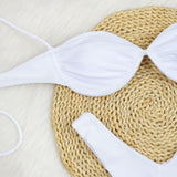 Bikini à petite poitrine avec armatures en acier