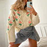 Handgemachte gehäkelte Stickerei Twist Perle Schnalle gestrickte Pullover Strickjacke Mantel