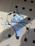 Einfarbiger Bikini-Badeanzug mit Muschelkette