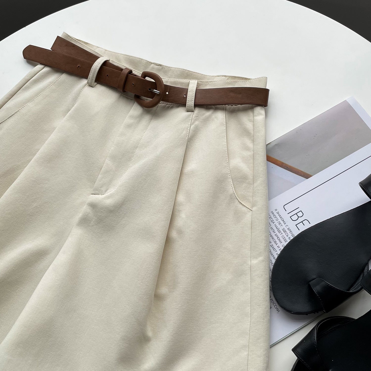 Arbeitsshorts mit hoher Taille und weitem Bein