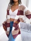 Lässiger Cardigan-Pullover mit gestreiften Laternenärmeln