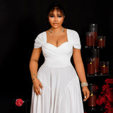 Schwarzes Maxikleid mit geknöpftem Kragen