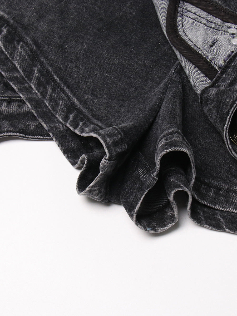 Asymmetrische Jeansshorts mit hoher Taille