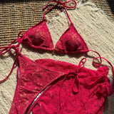 Dreiteiliger Bikini aus Spitzennetz