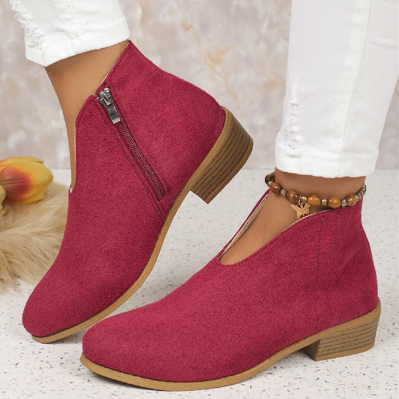 Ankle Booties aus Wildleder mit Leopardenmuster und V-Ausschnitt