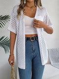 Sommer-Strickjacke mit ausgehöhlten Ausschnitten und kurzen Ärmeln