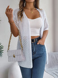Sommer-Strickjacke mit ausgehöhlten Ausschnitten und kurzen Ärmeln