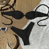 Bikini à petite poitrine avec armatures en acier