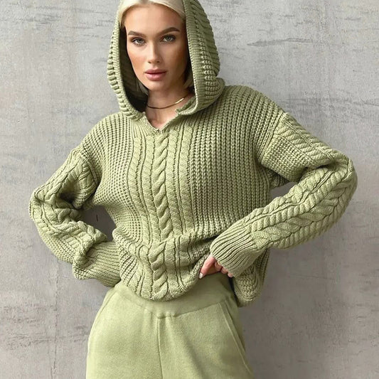 Lässiger Strickpullover mit Kapuze im Streetstyle