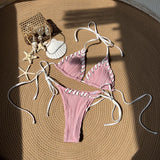 Frischer süßer geteilter Bikini-Badeanzug