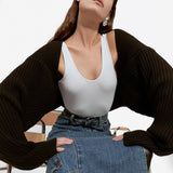 Ultrakurzer Wollpullover mit langen Ärmeln