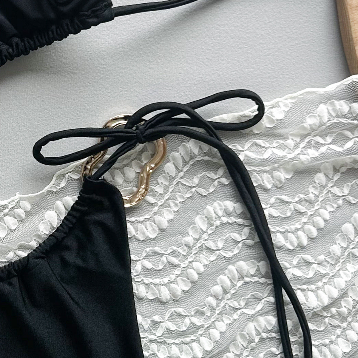 Maillot de bain bikini sexy à nouer et dos nu de couleur unie