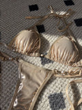 Bikini-Badeanzug mit glänzenden Perlen und T-Trägern