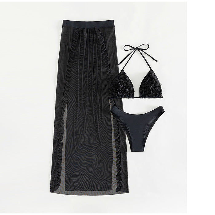 Ensemble bikini trois pièces avec robe longue en maille