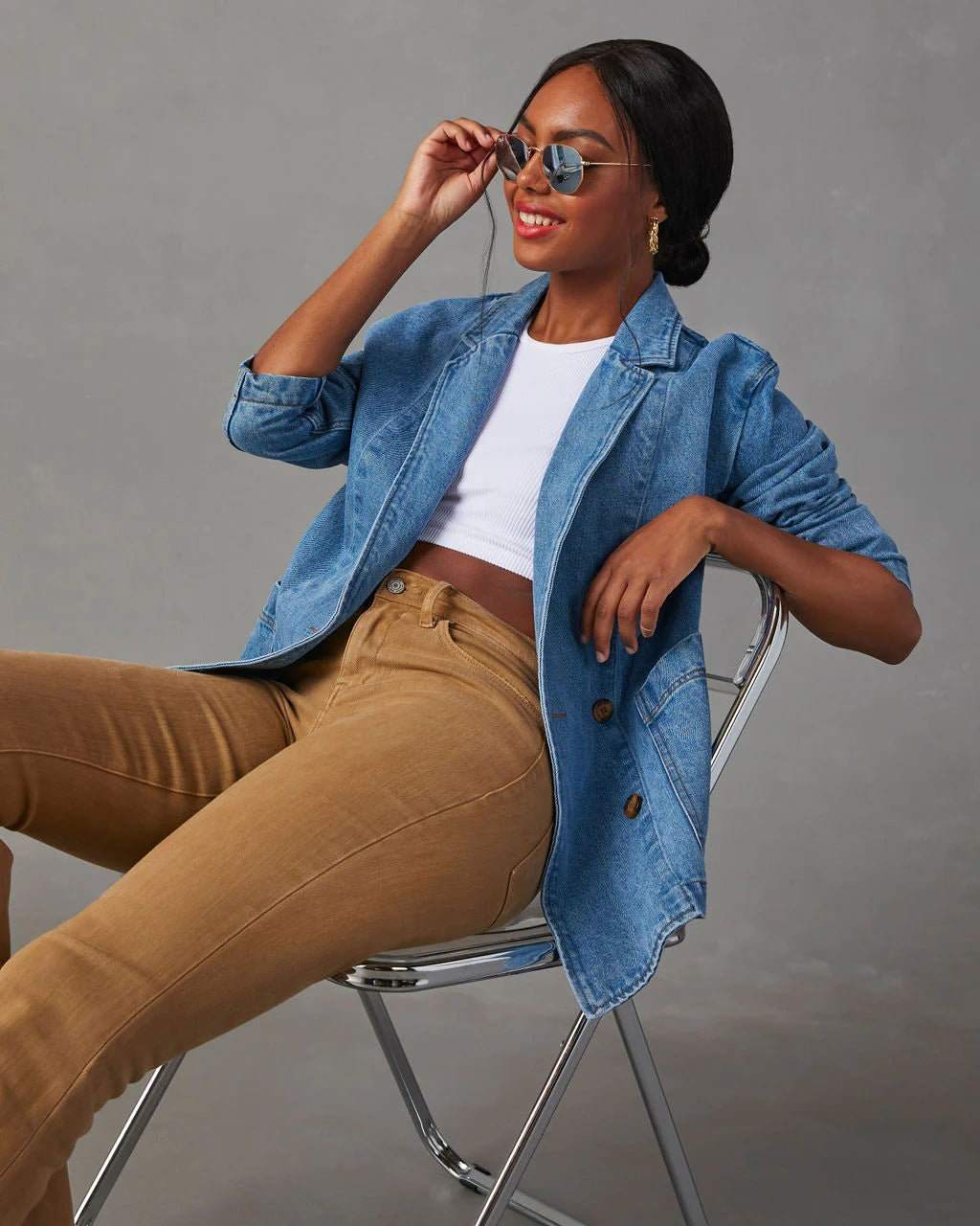 Einreihiger Blazer aus verwaschenem blauem Denim