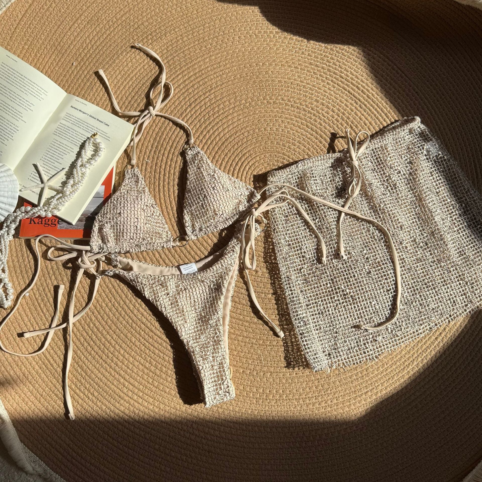 Schnürbikini mit Netzdetail