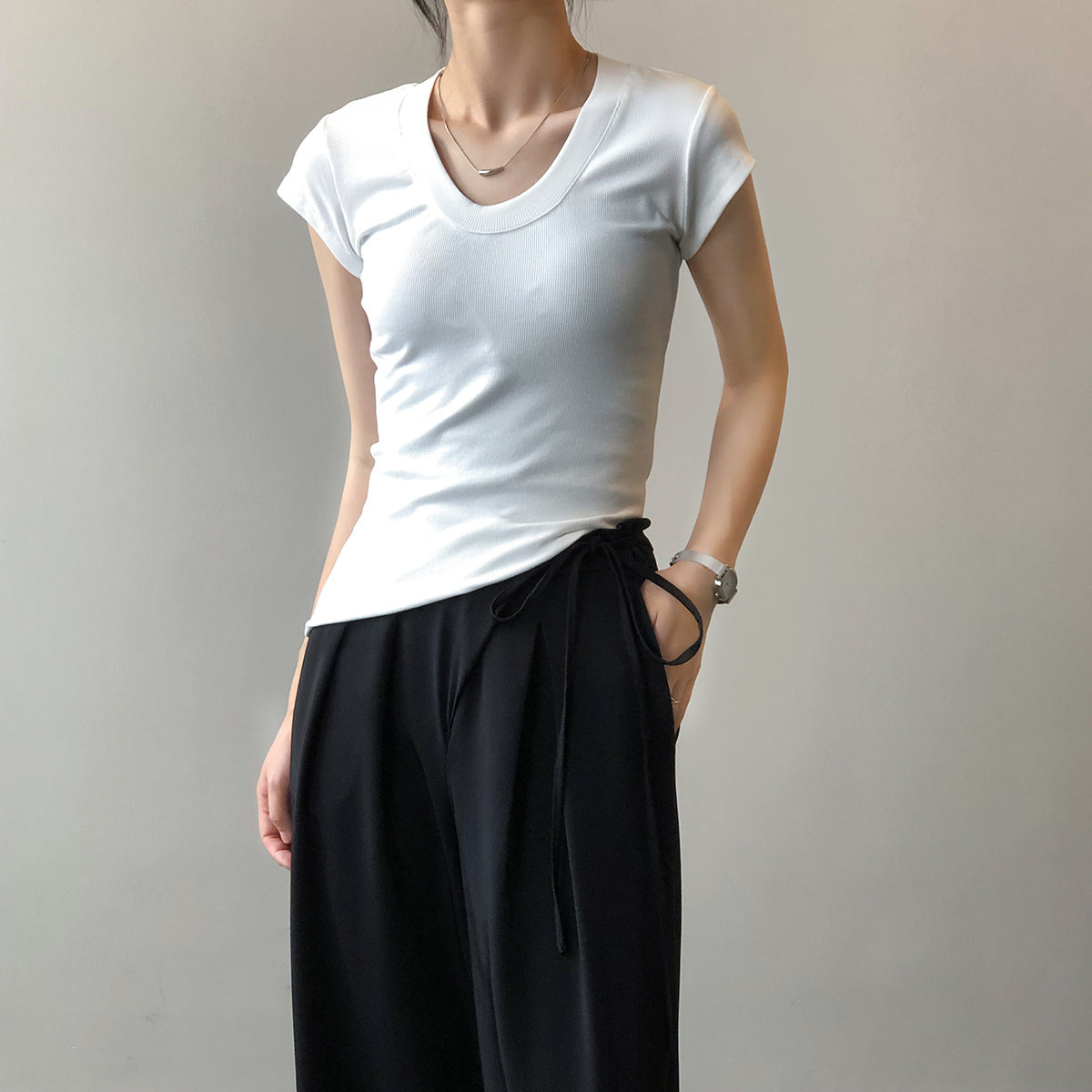 Solid Color U-Neck Slimming Stretch T-Shirt for Women