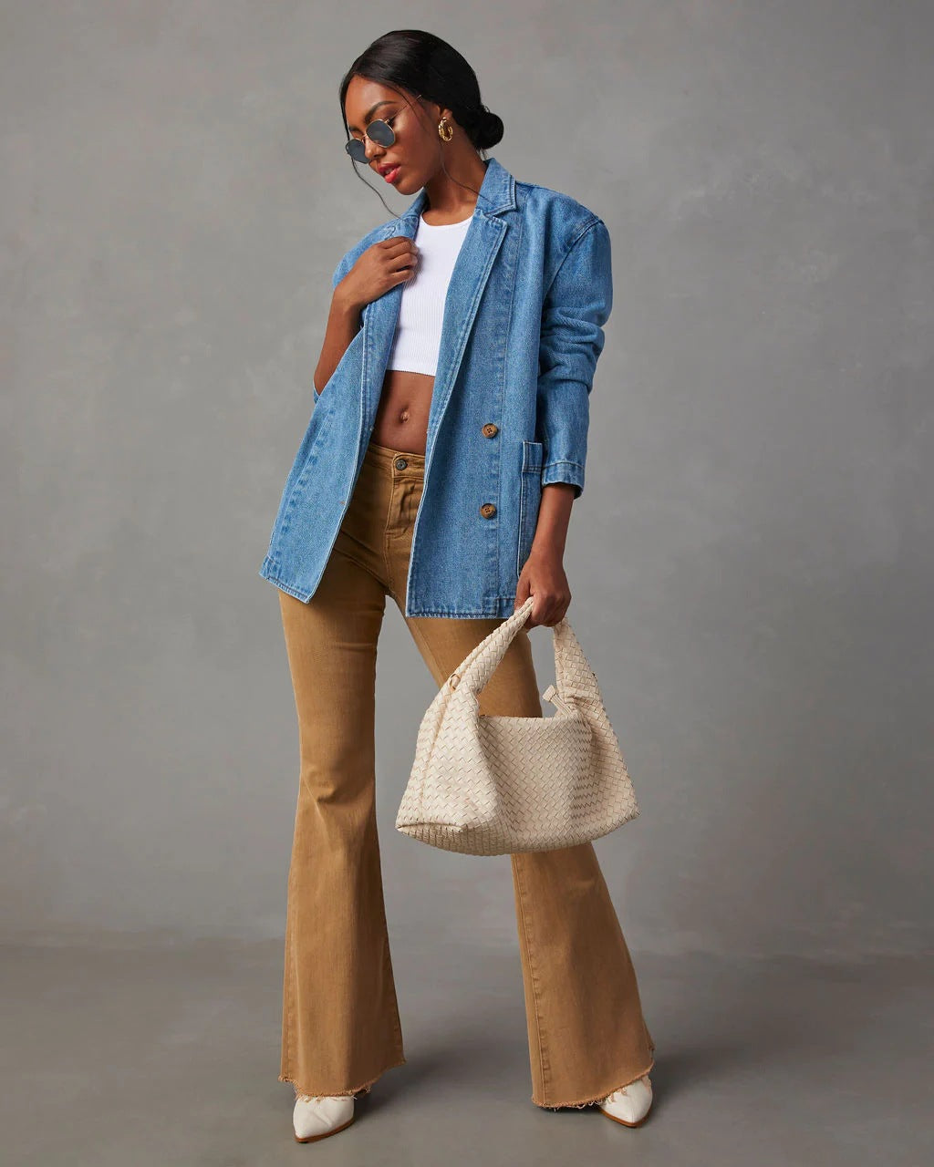 Einreihiger Blazer aus verwaschenem blauem Denim