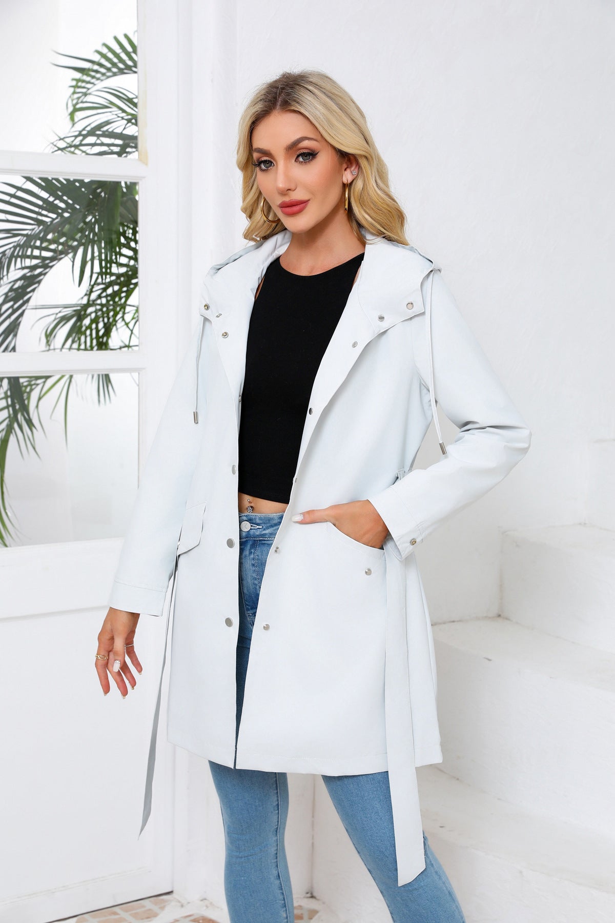 Trench-coat imperméable à capuche avec ceinture