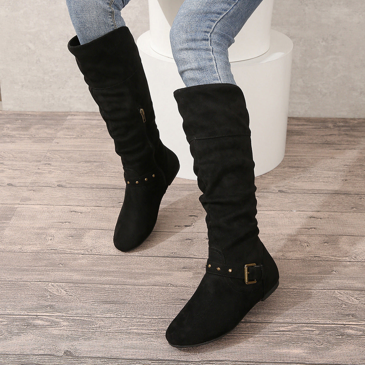Schwarze Retro-Stiefel mit dicker Ferse und Gürtelschnalle