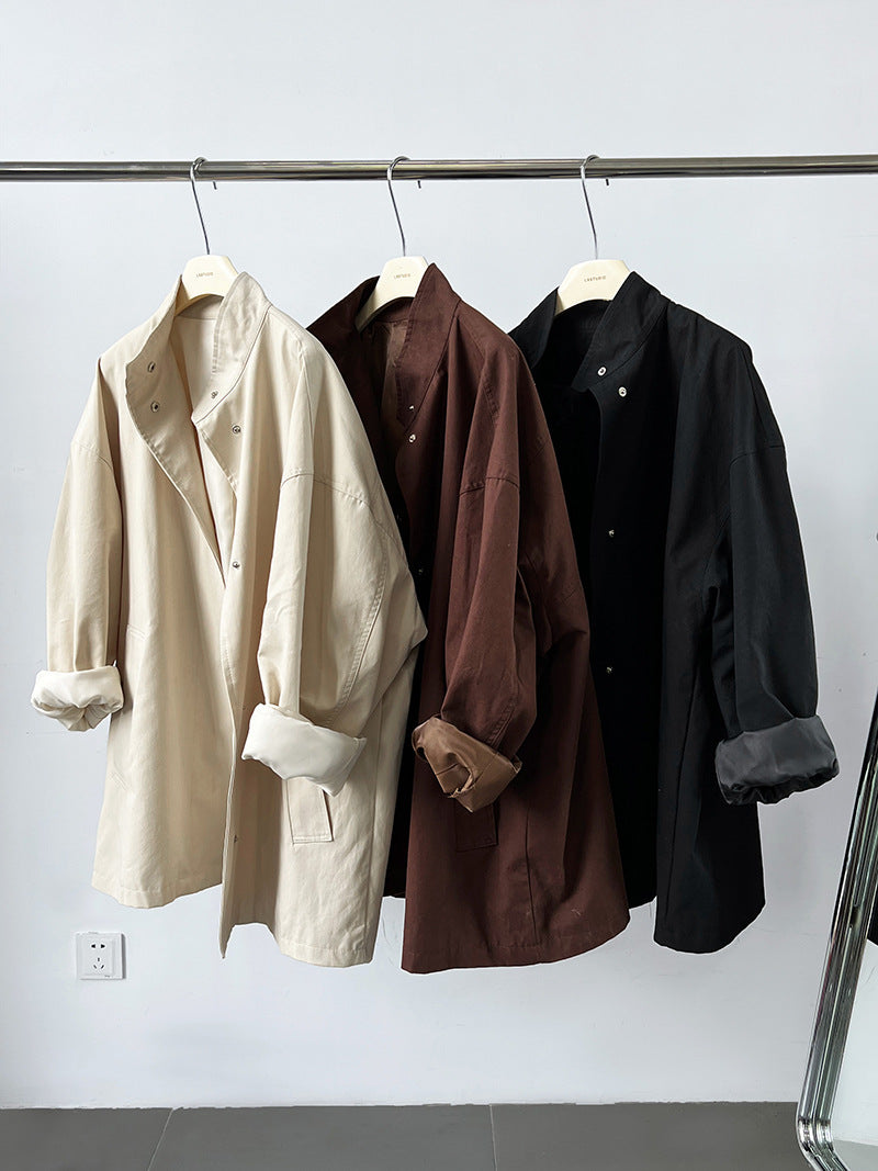 Trench-coat minimaliste japonais à col montant