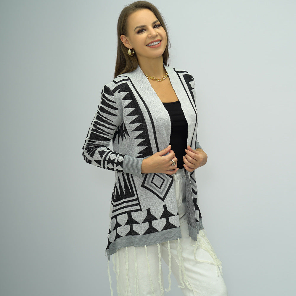 Cardigan châle tricoté à carreaux et pompons pour femme
