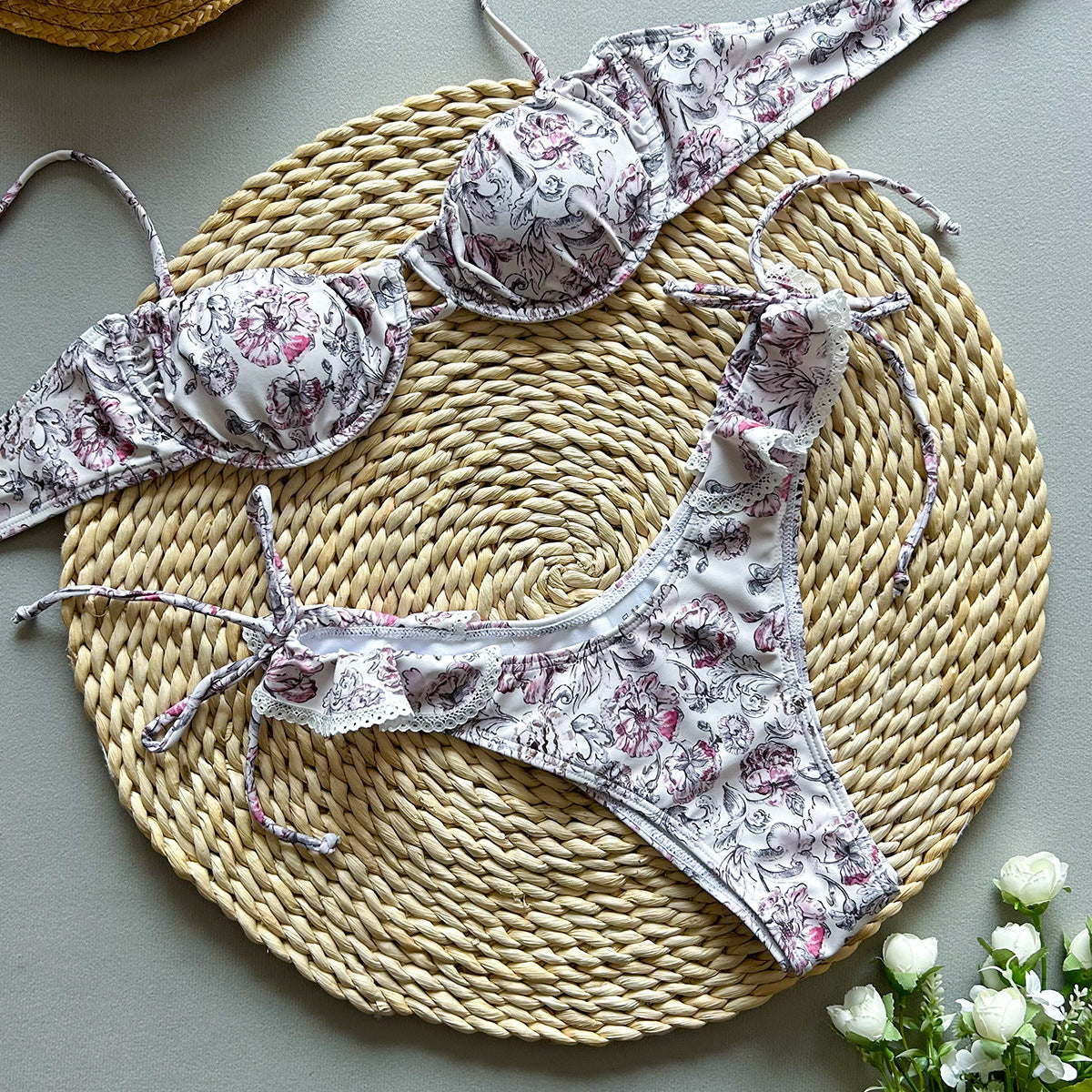 Maillot de bain bikini fendu en dentelle imprimée