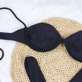 Bikini à petite poitrine avec armatures en acier