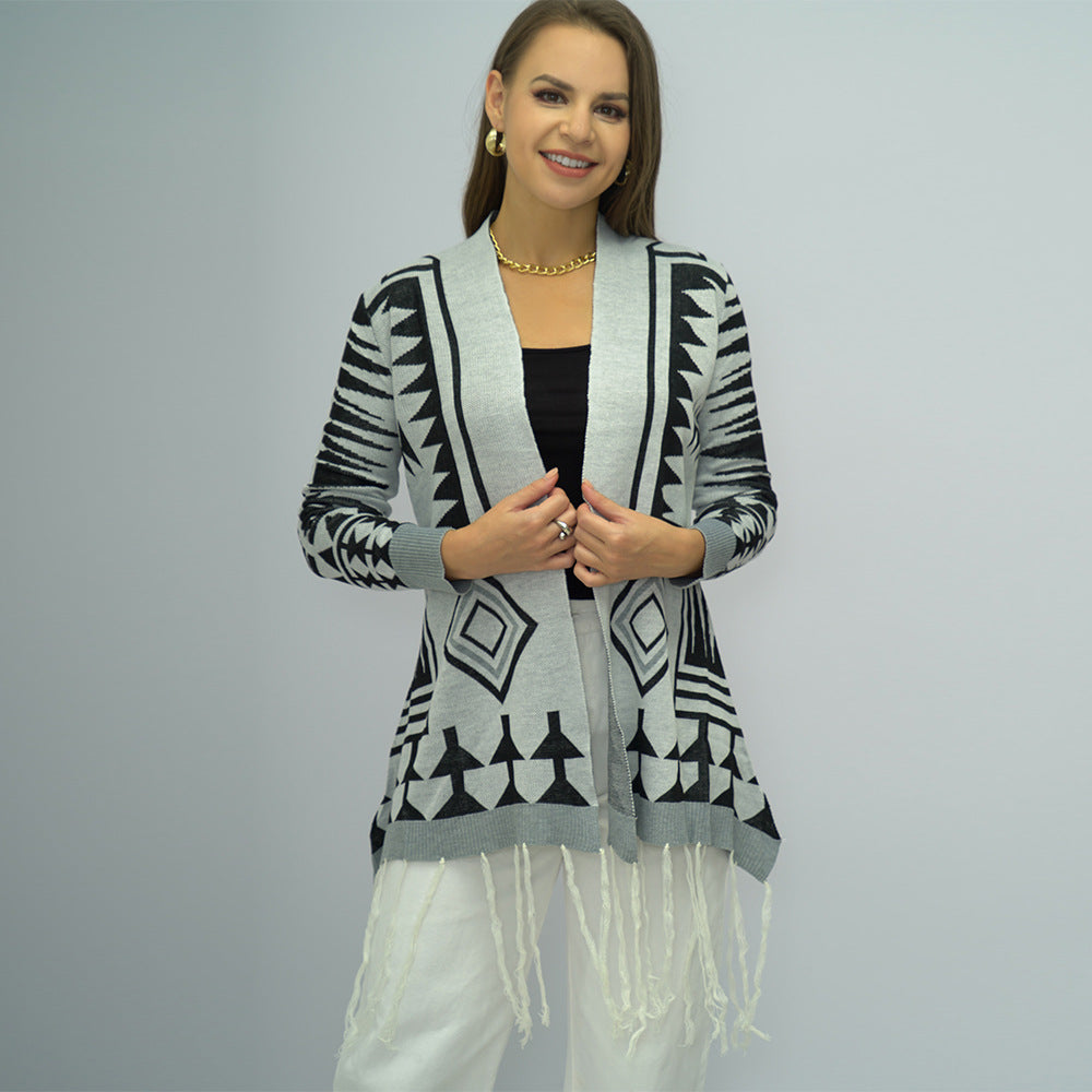 Cardigan châle tricoté à carreaux et pompons pour femme