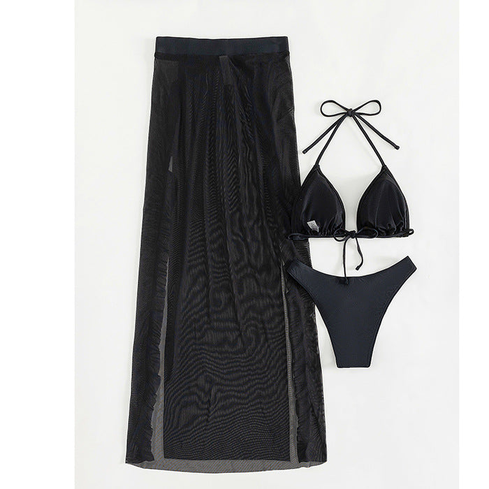 Ensemble bikini trois pièces avec robe longue en maille