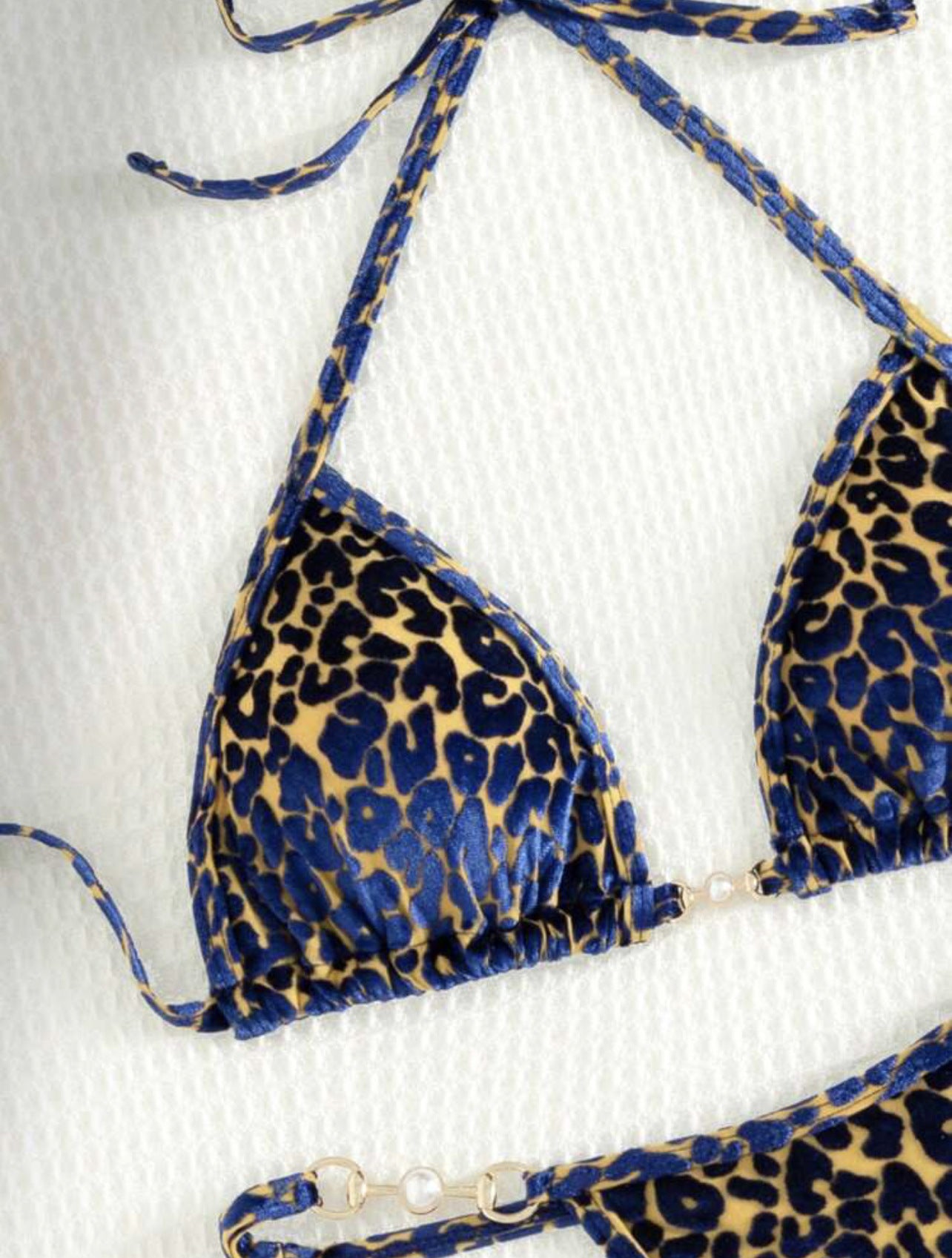 Maillot de bain bikini à bretelles en T motif léopard perlé