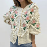 Handgemachte gehäkelte Stickerei Twist Perle Schnalle gestrickte Pullover Strickjacke Mantel