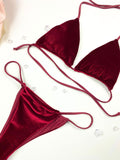 Triangel-Bikini-Badeanzug aus goldenem Samt