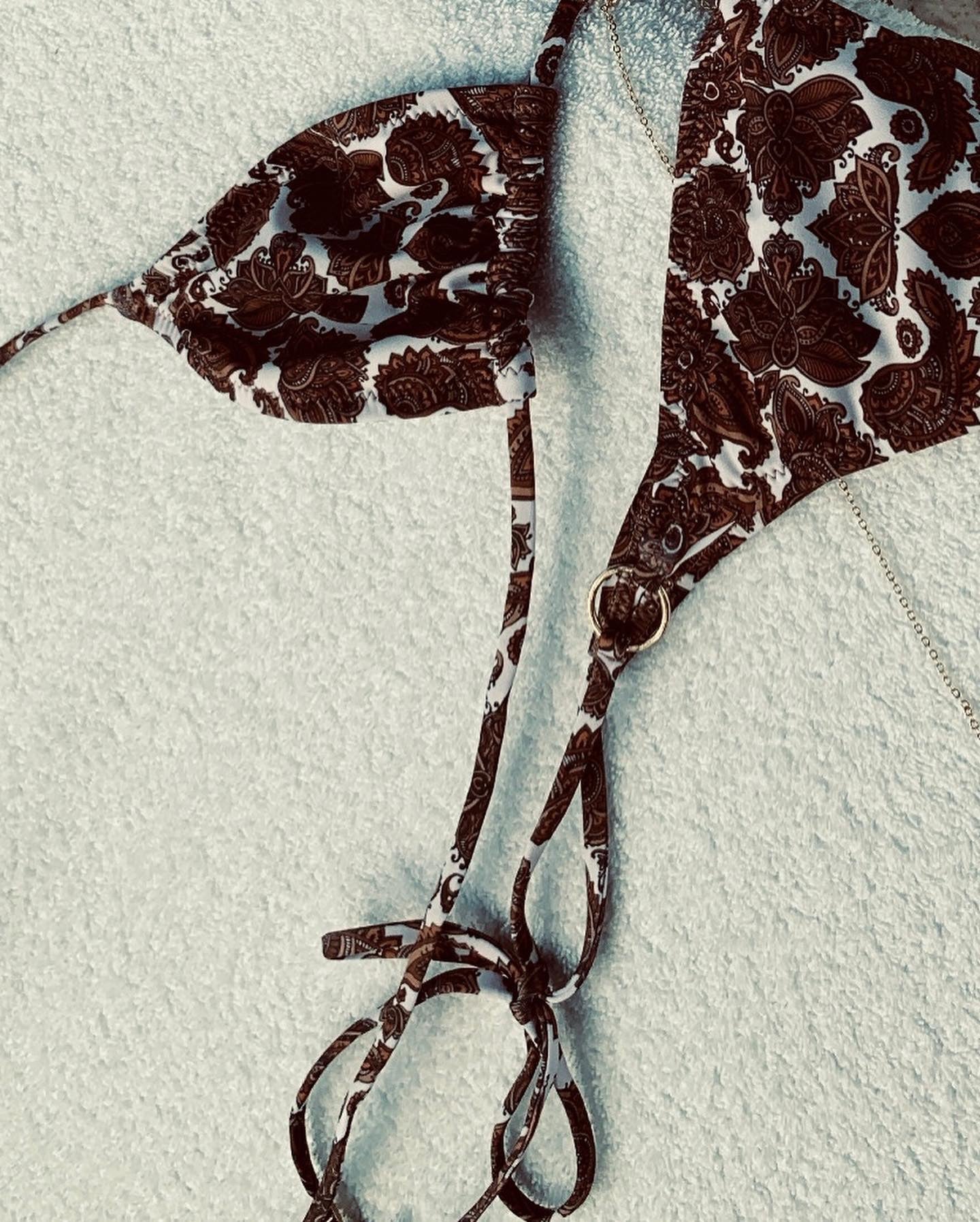 Maillot de bain dos nu imprimé à trois anneaux