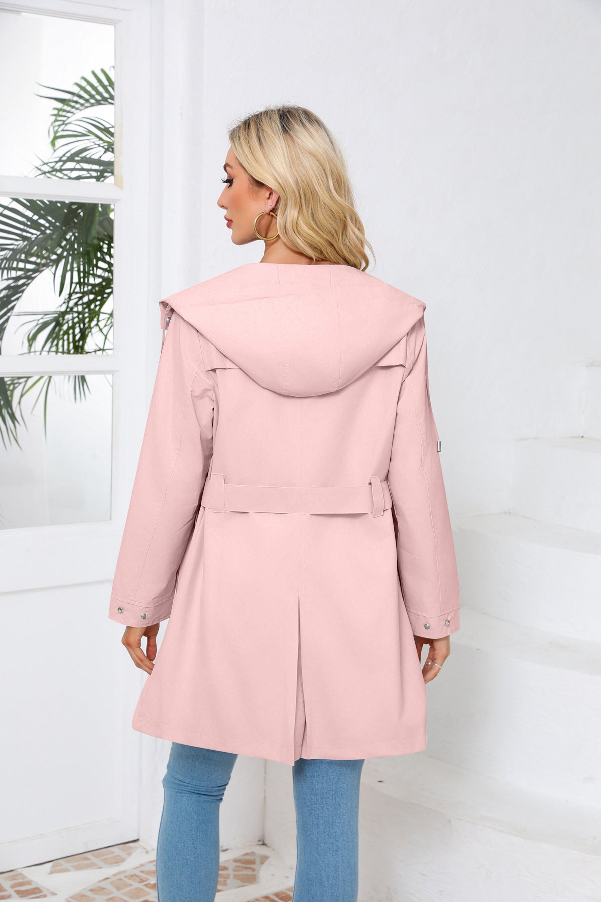 Trench-coat imperméable à capuche avec ceinture