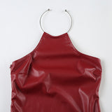 Asymmetrische Neckholder-Weste aus Leder mit Metallring